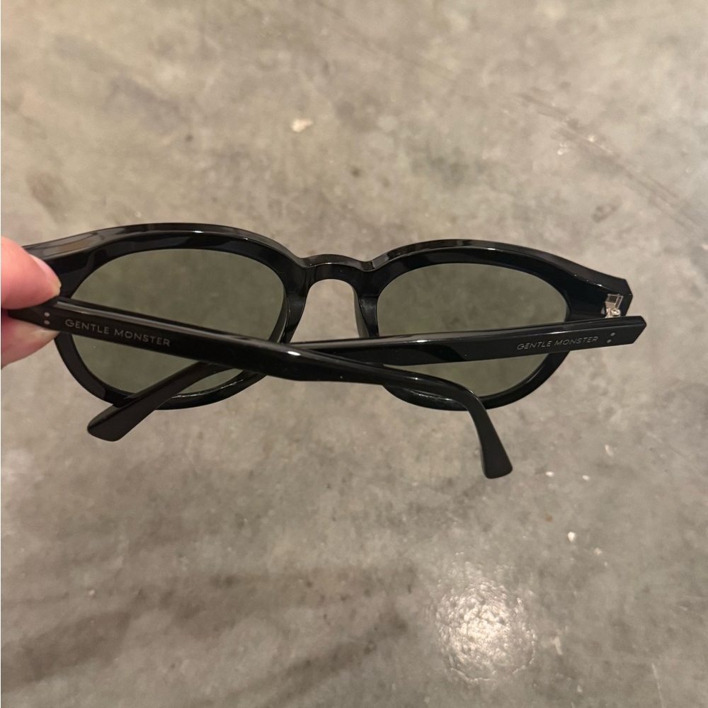 Gentle Monster Unisex Lang Sunglasses — Black Frame / Green Lens - Picture 5 of 5
